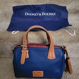 Dooney & Bourke purse/ Drawstring bag bundle